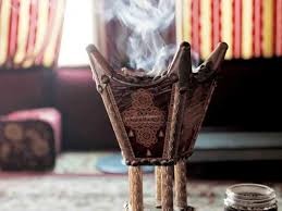 🪔 صناعة العطور والعود والبخور | عبق التراث في كل نفحة